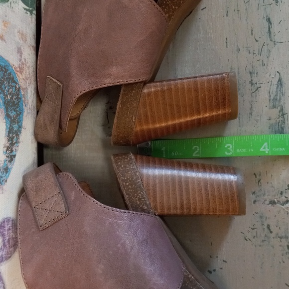 Sofft, Mauve&Silver, Heeled, Leather Sandals With Adjustable Buckle Straps - Picture 3 of 13